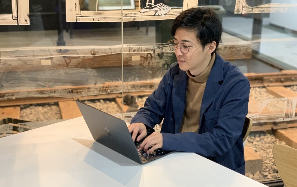 プロフィール